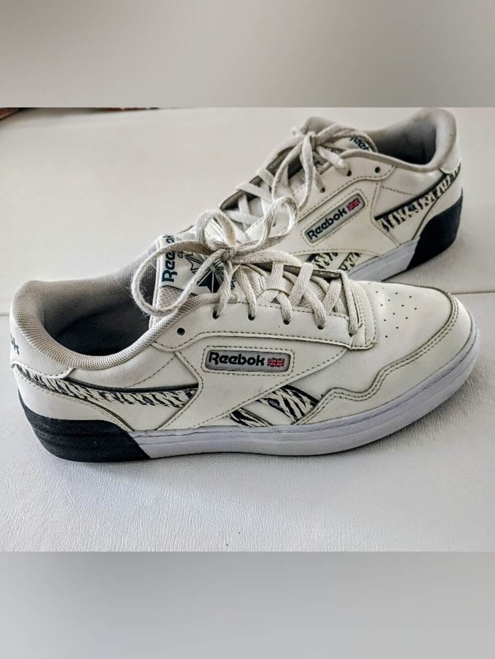 Reebok White and Black Women Low-Top Sneakers with Zebra Patterned Trim